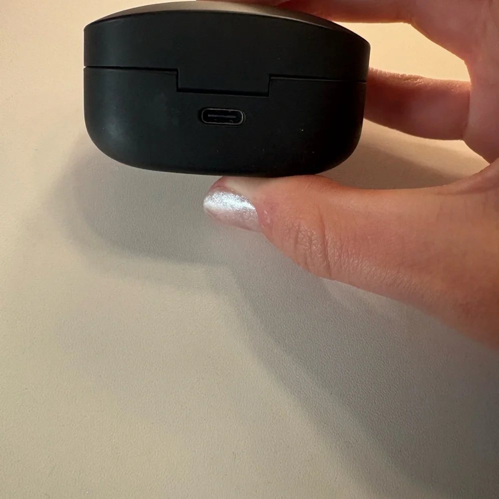 Sony noise canceling earbuds - Picture 8 of 9